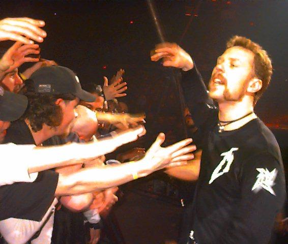 Photo gallery from the gig in Chicago, IL shot on February 8, 1997